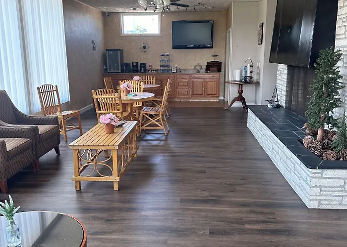 Motels Lake Erie Lodge