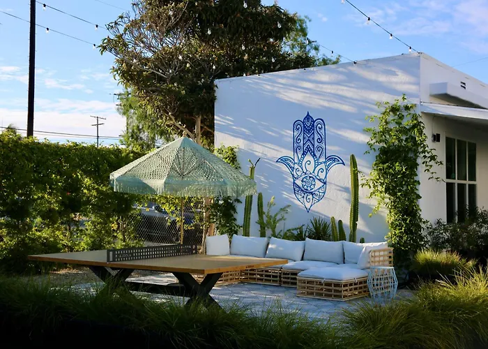 Aliza Hotel