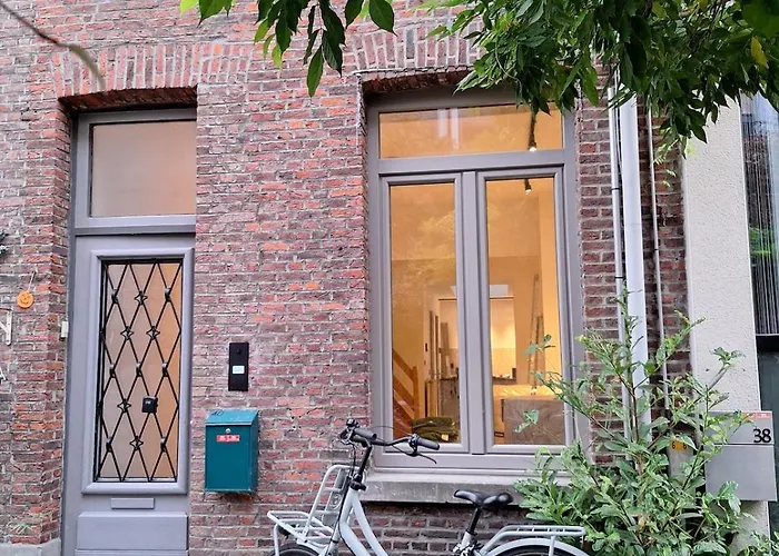 Funky Jungle House - Rustig Gelegen Rijwoning In Hartje