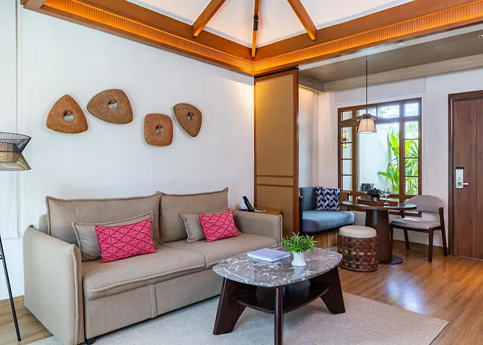 Crimson And Spa - Mactan Island, Cebu
