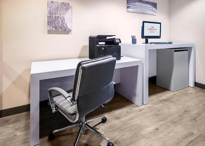 Jacuzzi hotel: Crowne Plaza Milwaukee Airport By Ihg