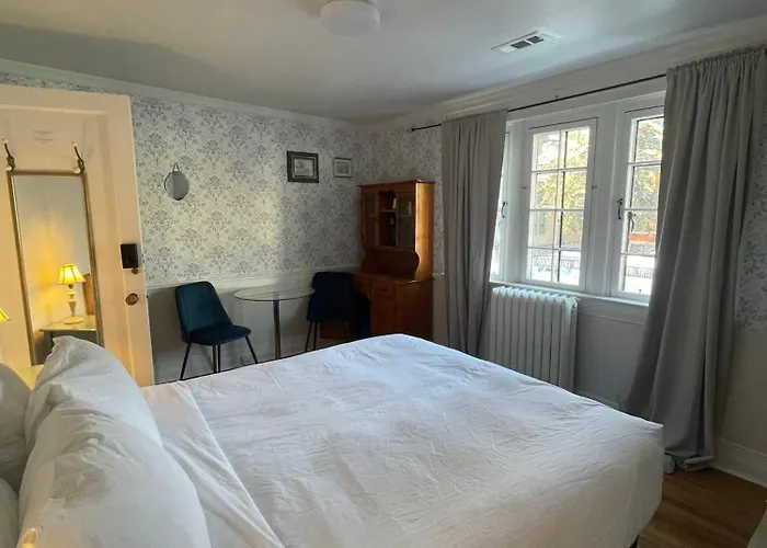 Cheap hotels Ambassador