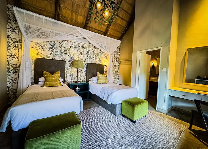 Villa: Shearwater'S Explorers Village