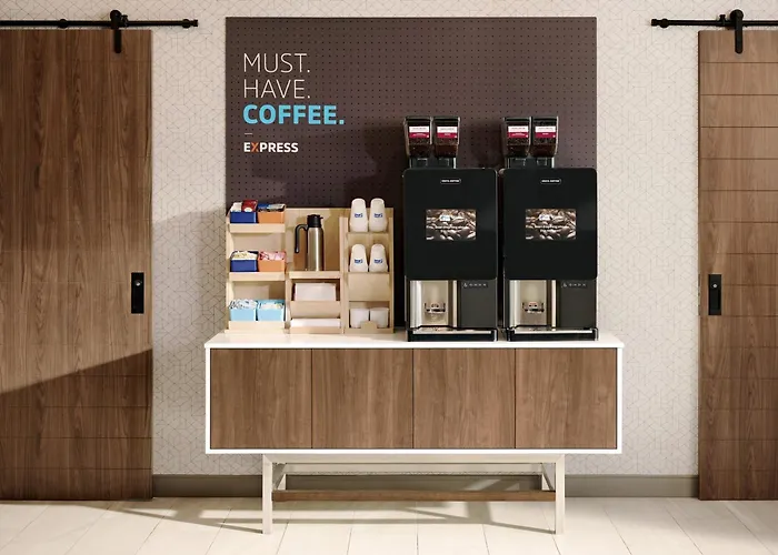 Holiday Inn Express & Suites - Springfield North By Ihg
