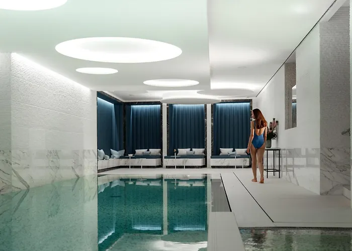 The Woodward - Auberge Collection