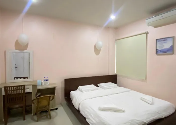 Hotel near College: Bake Room Hostel
