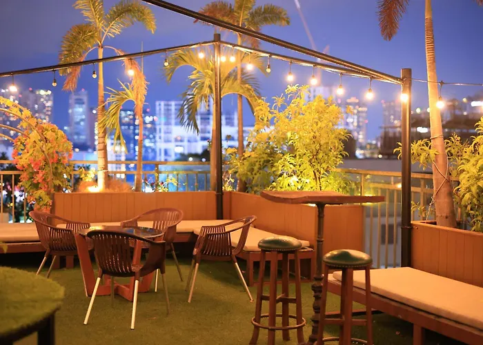 California Saigon & Rooftop Pool