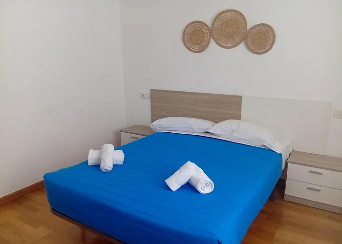 Hotel cerca del colegio: Apartamentos Foz 3000