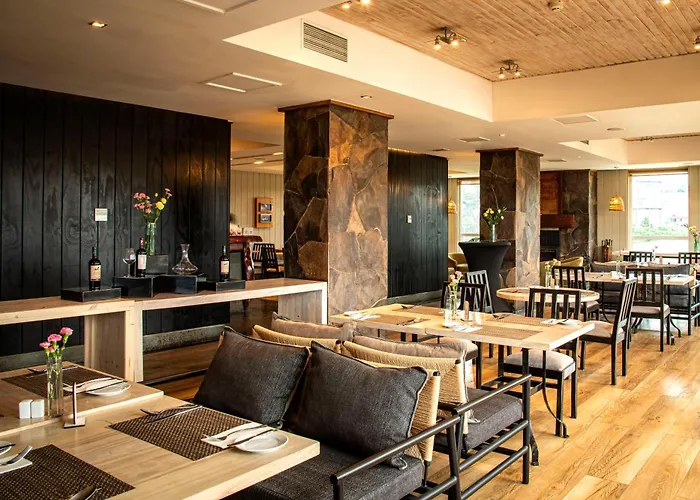 Central hotel: Solace Hotel Puerto Varas