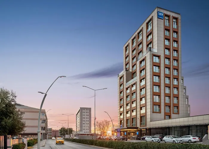 Luxury hotel only: Tryp By Wyndham Istanbul Topkapi
