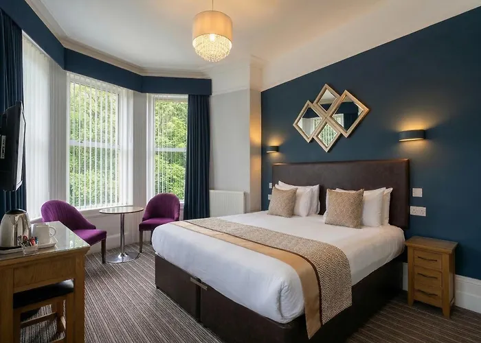 Applewood Hotel