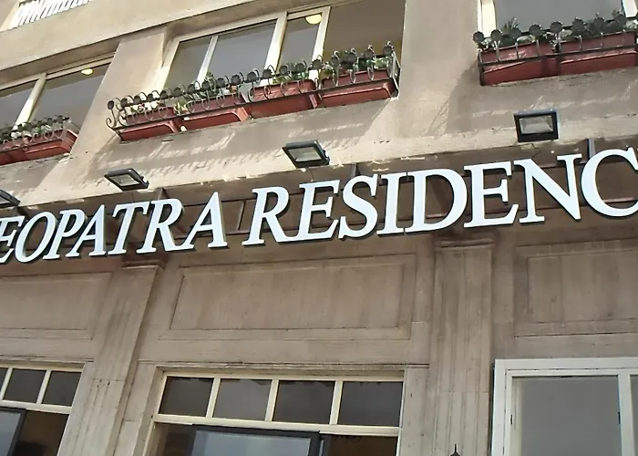 Royal Crown Residents عائلات فقط Families Only