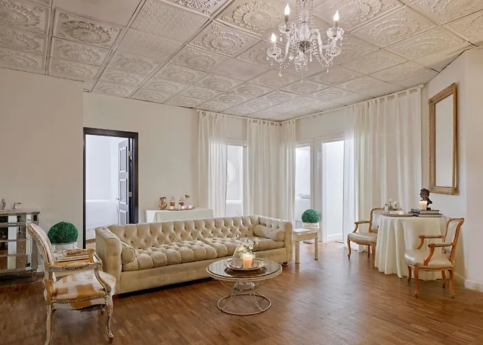 Luxury hotel only: Fairmont Olympic Hotel