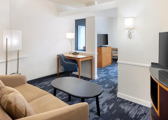 Hotel: Fairfield Inn And Suites Columbus Polaris