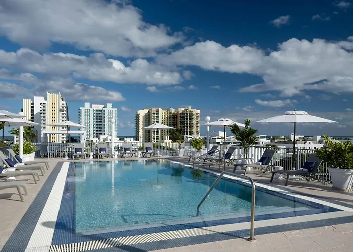 Hotel com tênis: Courtyard Miami Beach South Beach