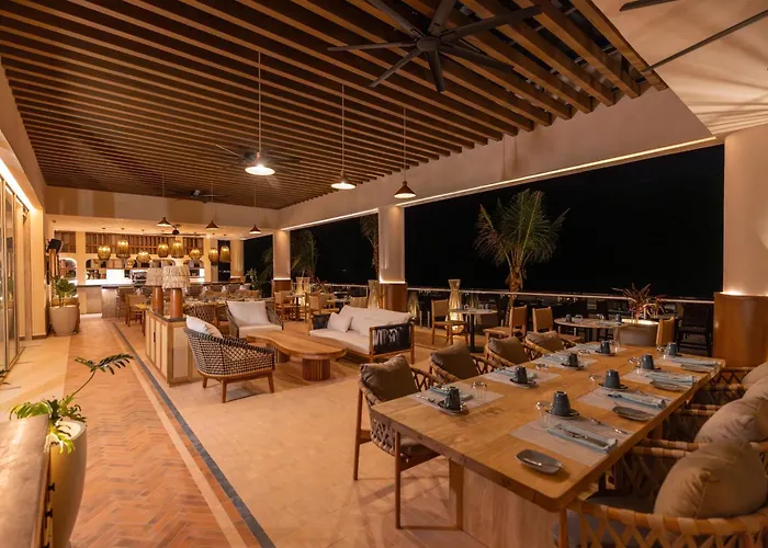 Airport Hotel: Secrets Playa Mujeres Golf & Spa Resort (Adults Only)