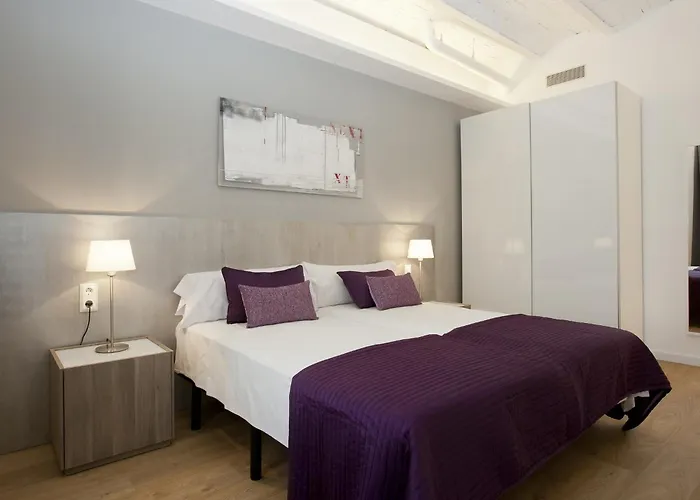 Pet Friendly hotel: Rent Top Apartments Rambla Catalunya