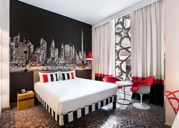 Hotel with view: Ibis Styles Dubai Airport Hotel