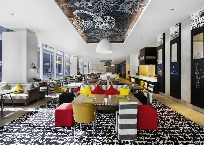 Hotel with view: Ibis Styles Dubai Airport Hotel