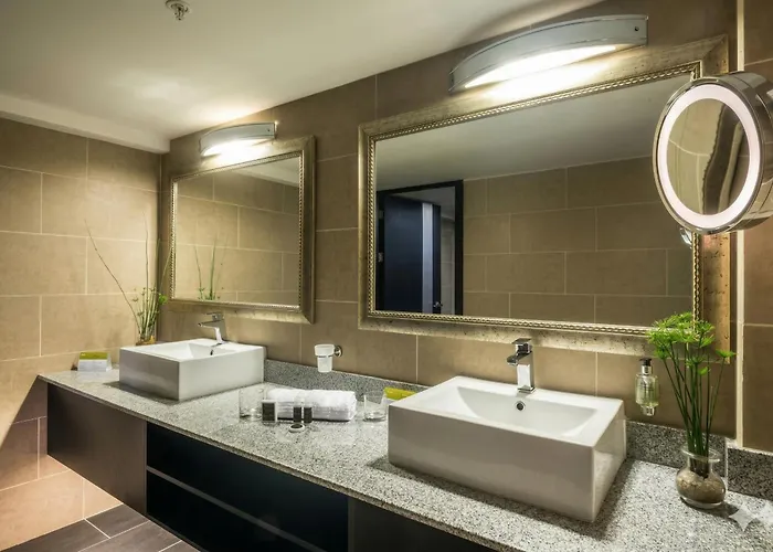 Hotel: Urban Green Hotel & Suites