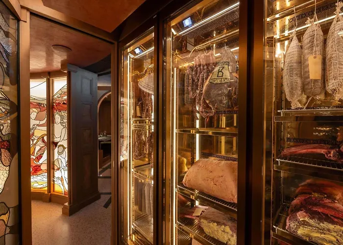 5 star hotel: Mondrian Hong Kong