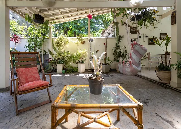 Boechat Loft 300m da praia 3 quartos piscina privativa jardim