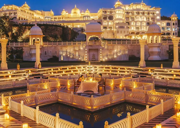Hotel with Tennis: Fairmont Udaipur Palace