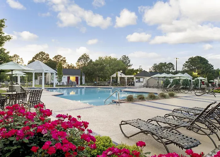 Hotel near College: Hilton Vacation Club The Historic Powhatan Williamsburg