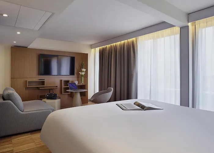 4 sterren hotel: Mercure Paris Arc De Triomphe Etoile