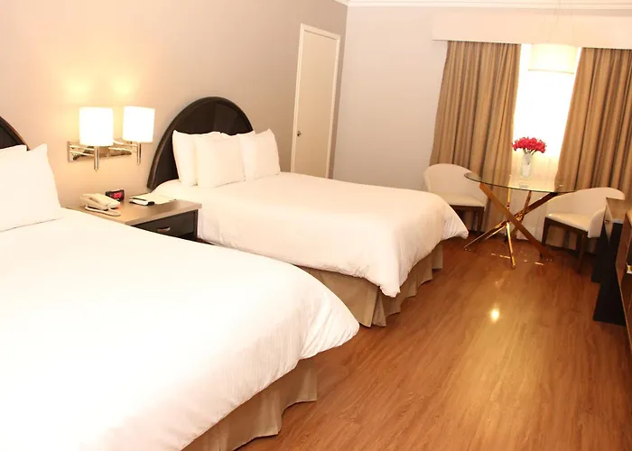 5 star hotels Plaza De Oro