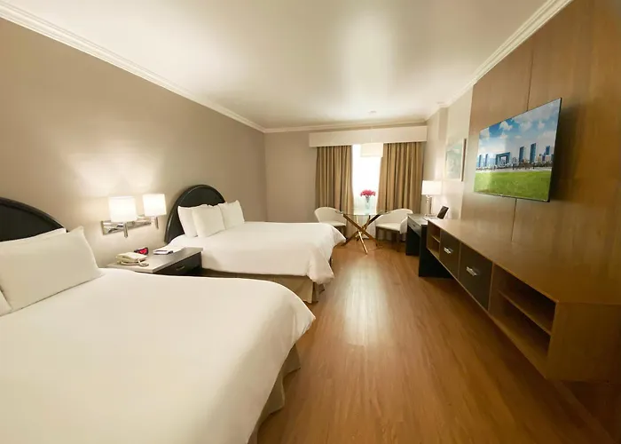 5 star hotels Plaza De Oro