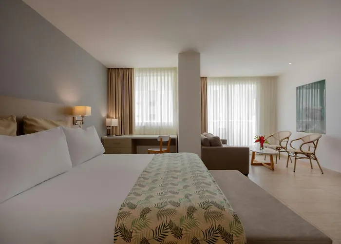 Mercure Santa Marta Emile