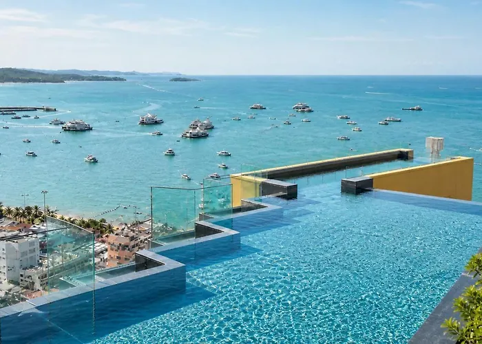Lodge: The Edge Central Pattaya