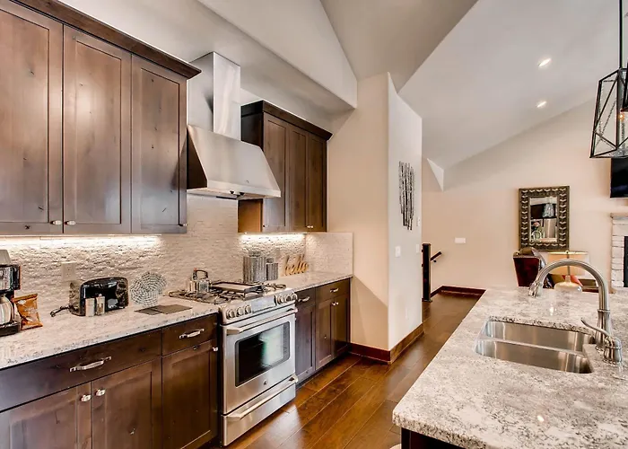 Jacuzzi hotel: River Run Townhomes By Vail Resorts