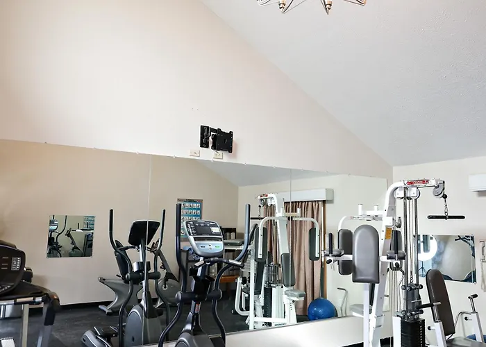 Rivertree Inn & Suites