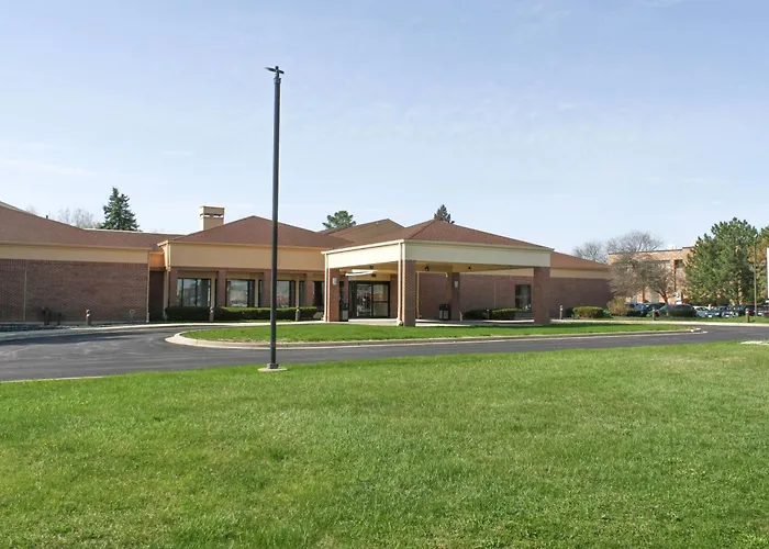 Cheap hotel: Sonesta Select Milwaukee Brookfield