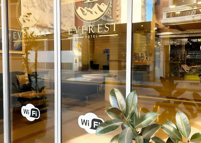 Hotel Everest