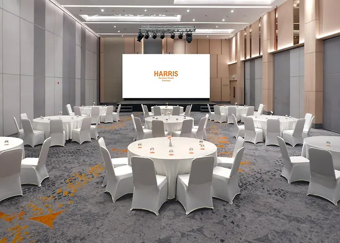 Harris Hotel & Conventions Bundaran Satelit Surabaya