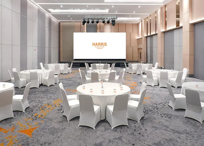 Harris Hotel & Conventions Bundaran Satelit Surabaya