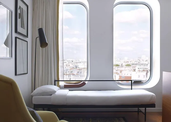  Renaissance Paris Republique & Spa