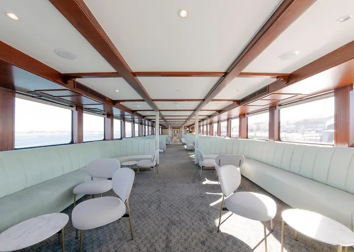 Costa Do Sal Boat Lounge