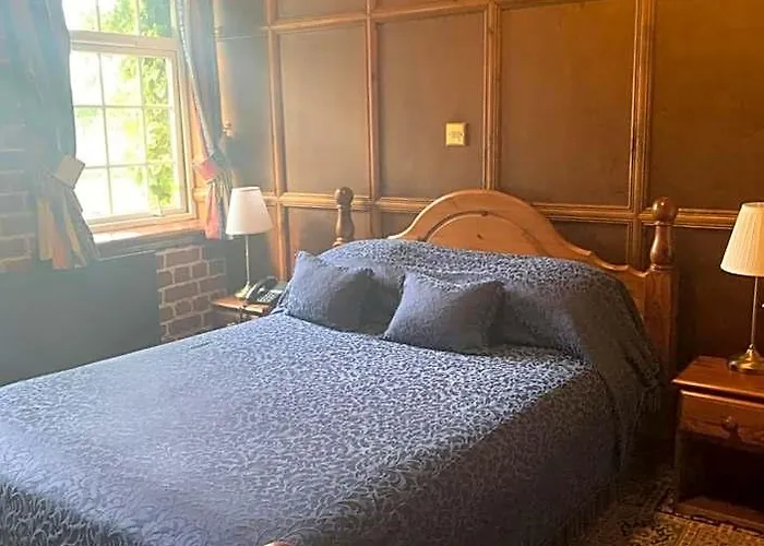Сity center hotels Lyndon House