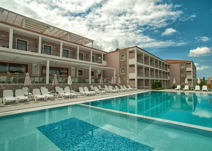 Hotel 5 Estrellas Arty Grand