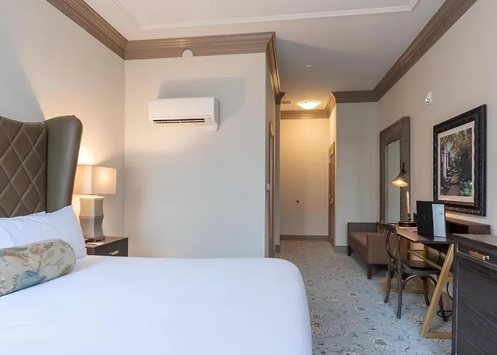 Andrew Pinckney Inn