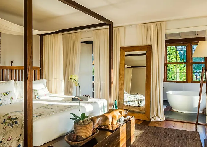 Hot Tub in Room Santa Teresa Rio De Janeiro - Mgallery Collection