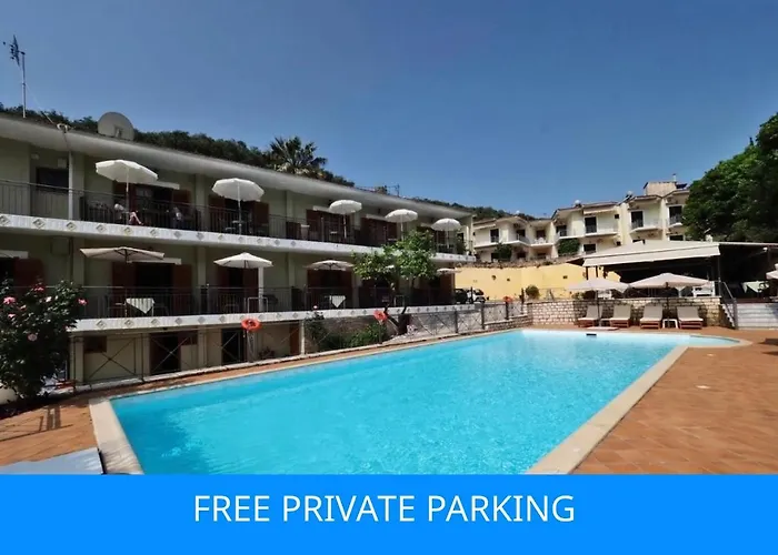 Bella Vista Hotel Studios & Apartments