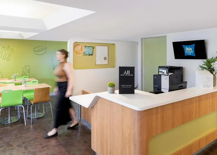 3 star hotels Ibis Budget Canberra