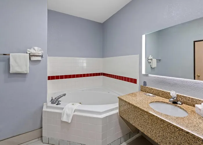 Family resorts Quality Inn & Suites Manhattan