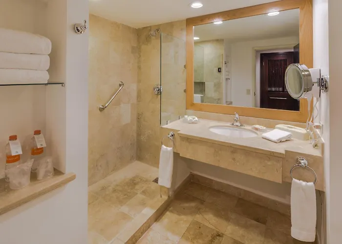 In Luxury hotels Holiday Inn Monterrey Valle By Ihg