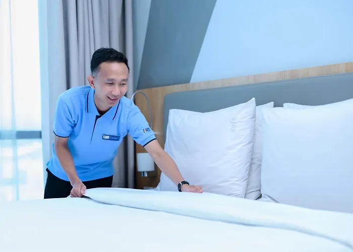Сity center hotels Holiday Inn Express Jakarta Matraman By Ihg